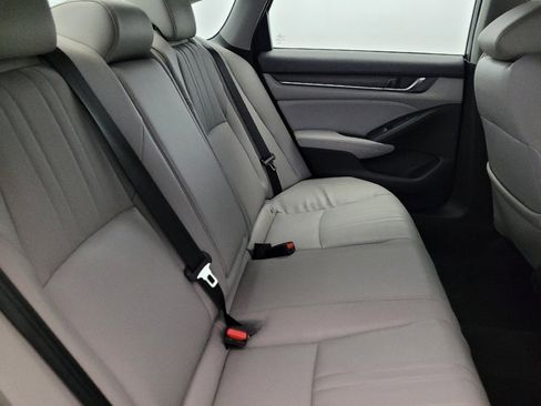 Used 2018 Honda Accord Touring image 19