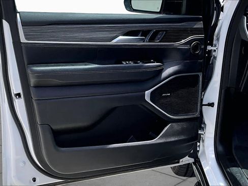 Used 2024 Jeep Wagoneer Series II w/ Flexible Seating Group RWD image 20