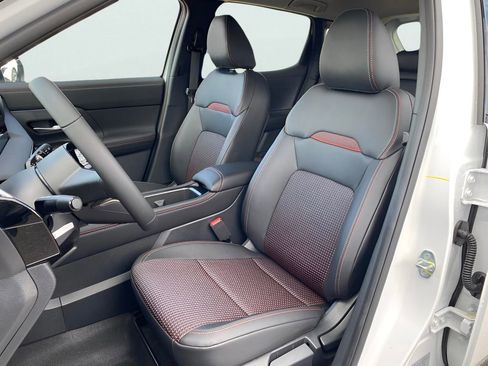 New 2026 Nissan Kicks SR FWD image 13