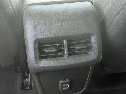 Used 2019 Chevrolet Equinox LT AWD/4WD image 26