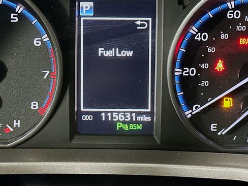Used 2018 Toyota RAV4 XLE FWD image 19