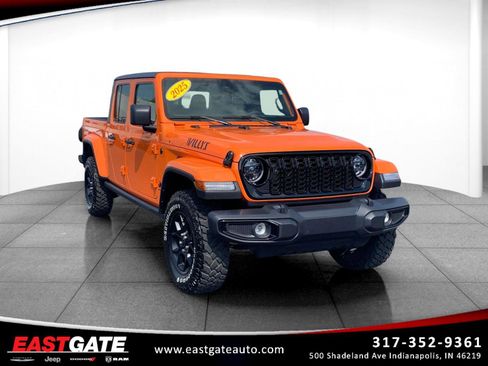 Used 2025 Jeep Gladiator Willys image 1