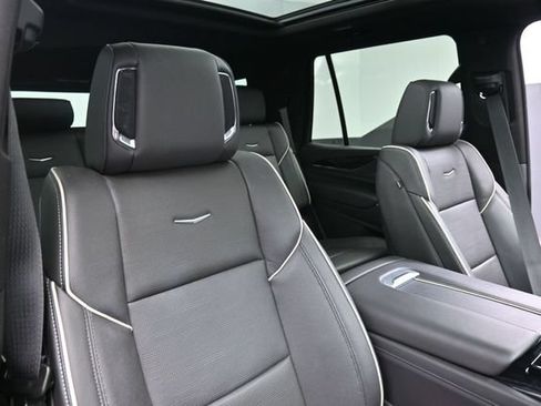 Used 2024 Cadillac Escalade Sport AWD/4WD image 28