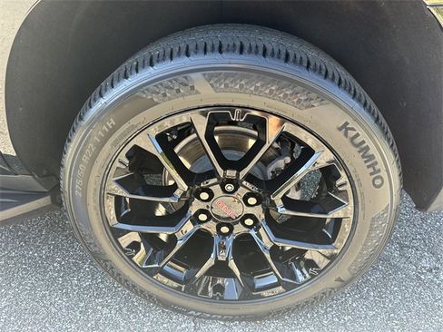 Used 2022 GMC Yukon SLE w/ Gmc Pro Safety Plus Package image 20