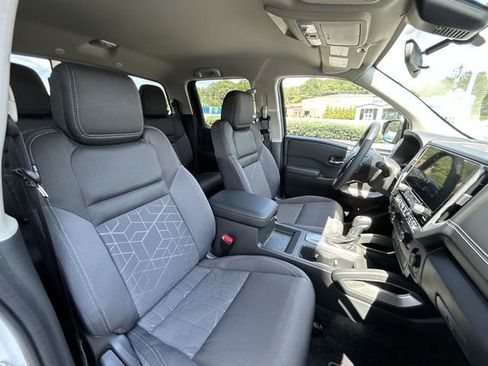 New 2025 Nissan Frontier SV w/ SV Convenience Package image 14