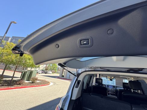 Used 2018 Nissan Armada Platinum w/ Interior Lighting Package AWD/4WD image 35
