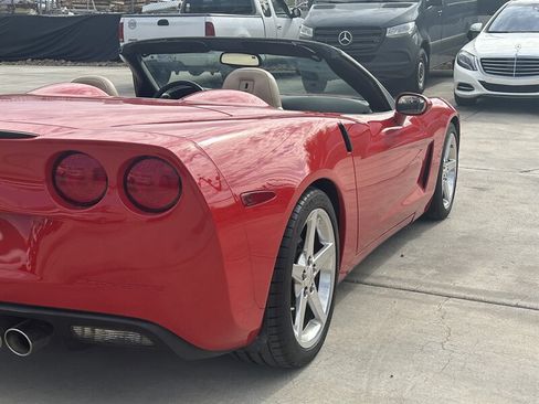 Used 2005 Chevrolet Corvette Convertible w/ Preferred Equipment Group RWD image 13