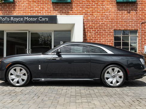 Used 2024 Rolls-Royce Spectre w/ Spectre Launch Package AWD/4WD image 3