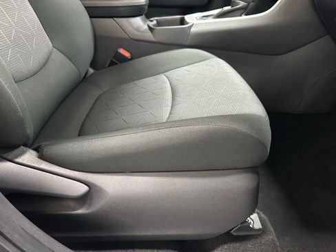 Used 2025 Toyota RAV4 XLE image 57