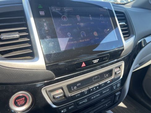 Used 2016 Honda Pilot Touring image 5