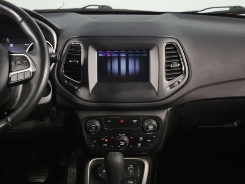 Used 2018 Jeep Compass Latitude w/ Popular Equipment Group AWD/4WD image 20