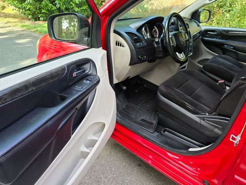 Used 2014 Dodge Grand Caravan SE w/ Quick Order Package 29E SE image 21