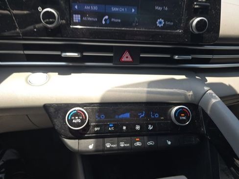 Used 2021 Hyundai Elantra SEL w/ Convenience Package FWD image 11