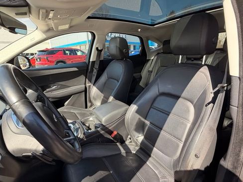 Used 2020 Jaguar E-PACE image 10