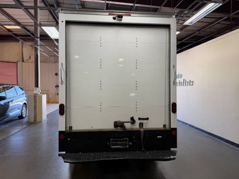 Used 2022 Ford Transit 350 DRW RWD image 3