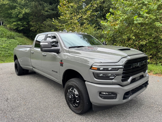 Used 2026 RAM 3500 Laramie AWD/4WD image 4