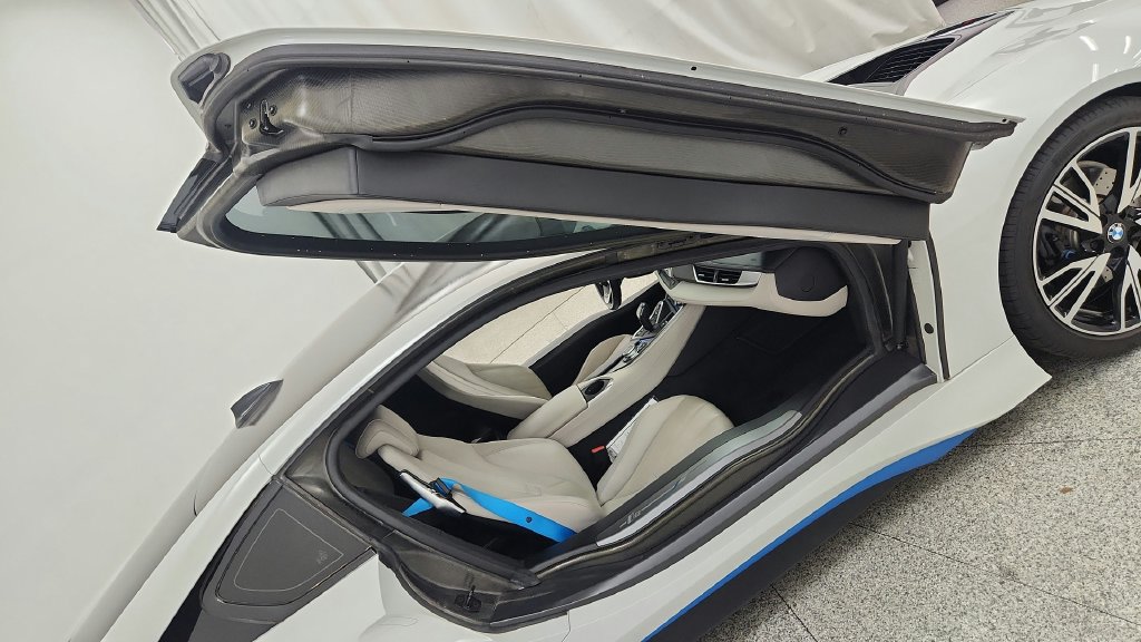 Used 2015 BMW i8 AWD/4WD image 83