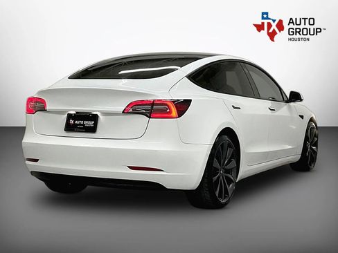 Used 2022 Tesla Model 3 Long Range AWD/4WD image 5