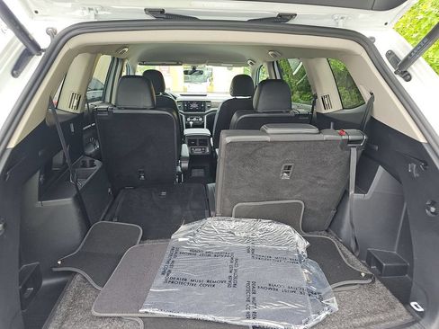 Used 2023 Volkswagen Atlas SE FWD image 8