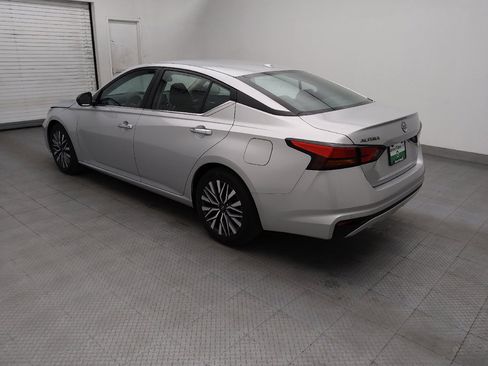 Used 2025 Nissan Altima 2.5 SV FWD image 3