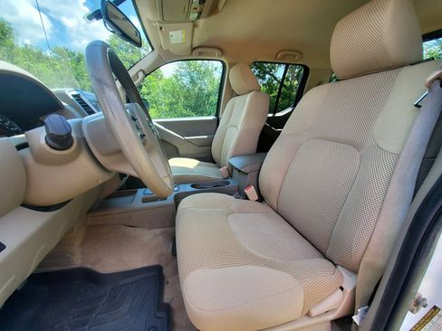Used 2016 Nissan Frontier SV AWD/4WD image 13