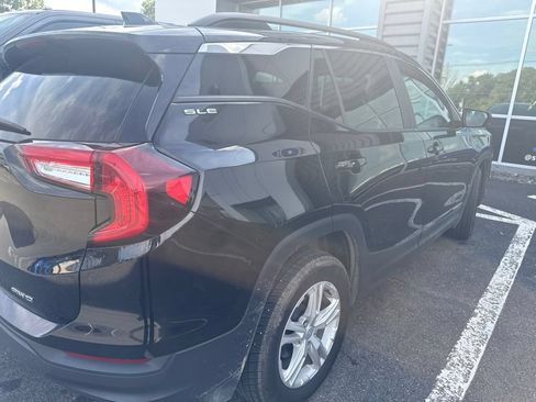 Used 2022 GMC Terrain SLE w/ Driver Convenience Package AWD/4WD image 5