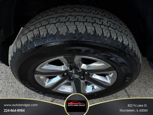 Used 2018 Toyota Tacoma Limited image 30