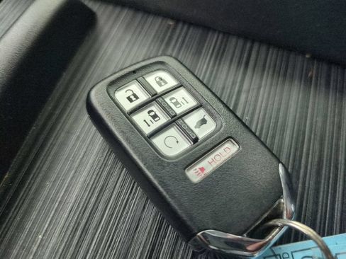 Used 2022 Honda Odyssey Elite image 41