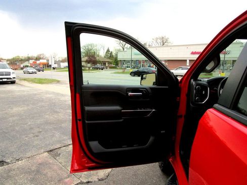 Used 2019 Chevrolet Silverado 1500 LT Trail Boss image 34