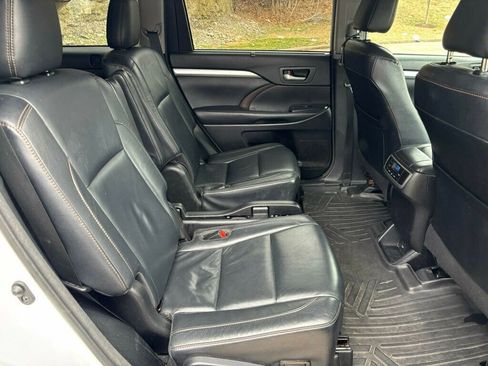 Used 2018 Toyota Highlander XLE image 20