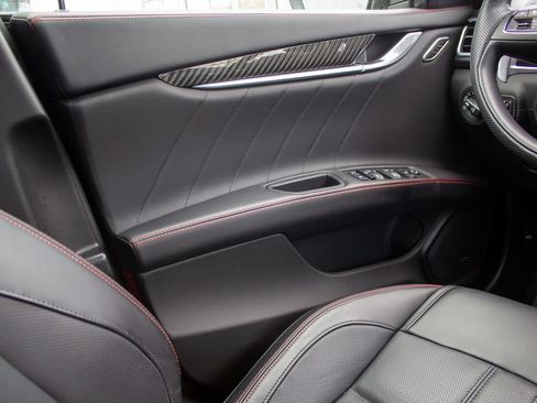 Used 2024 Maserati Ghibli Modena Q4 AWD/4WD image 19