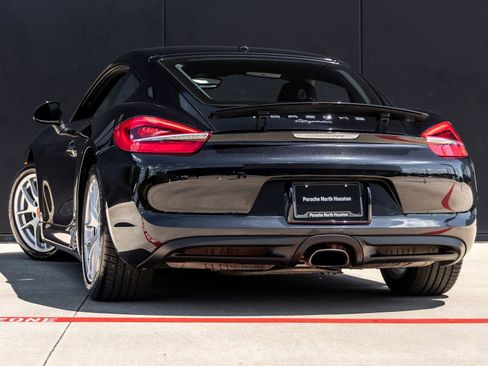 Used 2016 Porsche Cayman RWD image 3