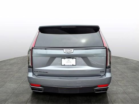 Used 2021 Cadillac Escalade Sport w/ Driver Assist Tech Package AWD/4WD image 4