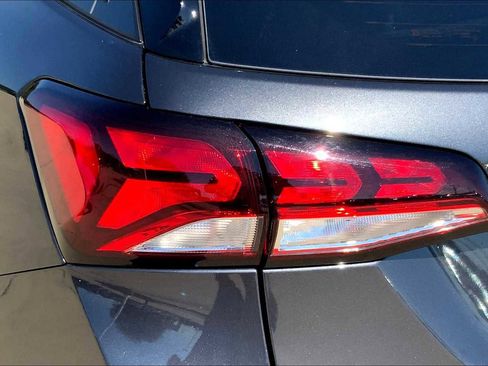 Used 2023 Chevrolet Equinox LT image 43