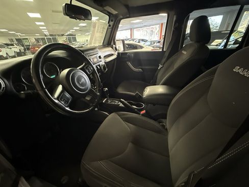 Used 2018 Jeep Wrangler Unlimited Sahara AWD/4WD image 19
