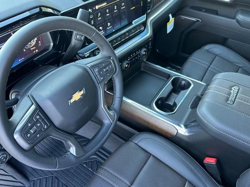 New 2026 Chevrolet Silverado 2500 High Country w/ Max Trailering Package AWD/4WD image 9