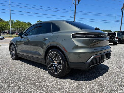Used 2025 Porsche Macan 4 Electric AWD/4WD image 4