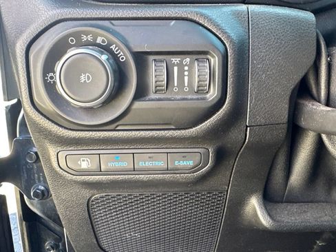 Used 2021 Jeep Wrangler Unlimited Sahara AWD/4WD image 47