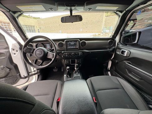 Used 2022 Jeep Wrangler Unlimited Sport image 4