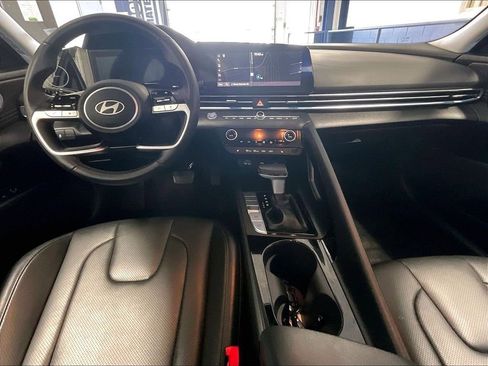Used 2025 Hyundai Elantra Limited FWD image 21