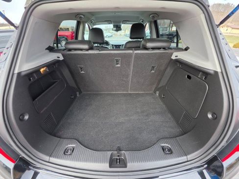 Used 2021 Chevrolet Trax LT w/ Premium Seat Package image 19
