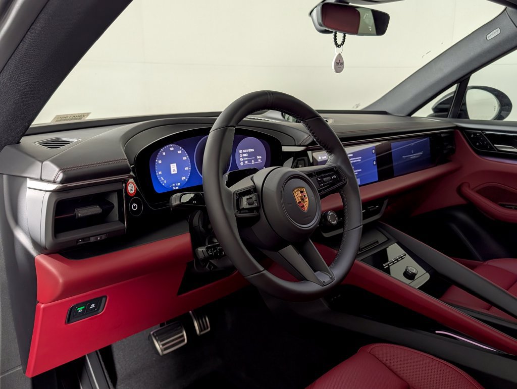 New 2026 Porsche Macan 4S Electric AWD/4WD image 3