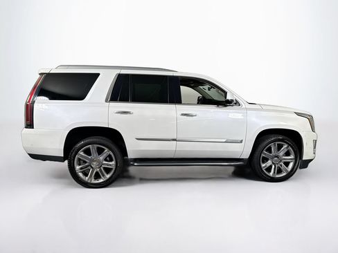 Used 2020 Cadillac Escalade Luxury RWD image 6