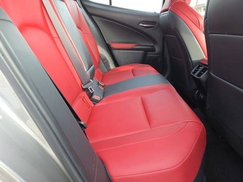 Used 2019 Lexus UX 200 F Sport image 5