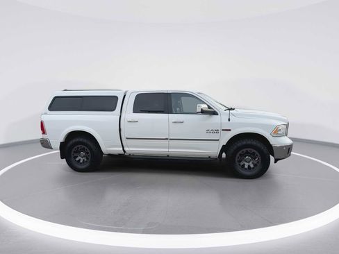 Used 2016 RAM 1500 Laramie w/ Convenience Group image 9