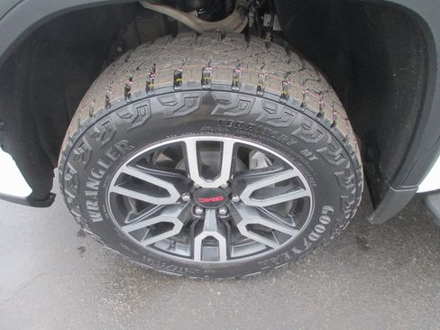 Certified 2024 GMC Sierra 1500 AT4 w/ Technology Package image 13