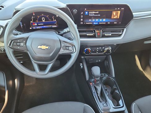 Used 2025 Chevrolet TrailBlazer LT image 12