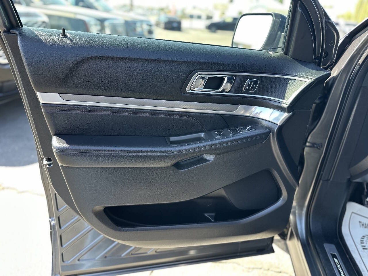 Used 2017 Ford Explorer Sport w/ Equipment Group 401A AWD/4WD image 8