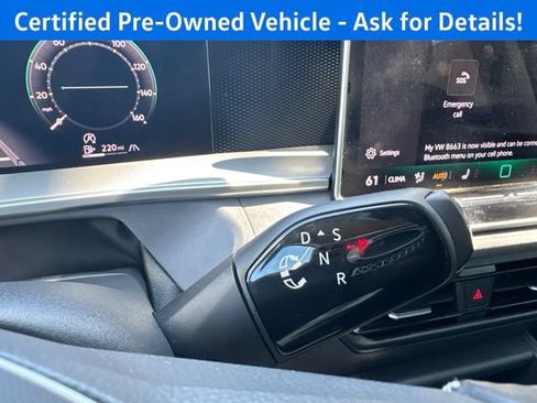 Certified 2026 Volkswagen Tiguan SE w/ Panoramic Sunroof Package AWD/4WD image 16
