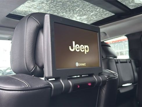 Used 2018 Jeep Grand Cherokee Summit image 12